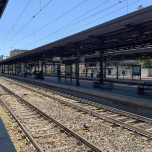 Nella giornata di ieri un diciassettenne è stato picchiato e derubato in stazione ad Arezzo