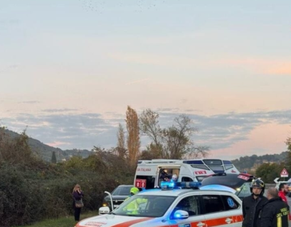 Incidente a San Zeno: anziano muore travolto da un auto mentre intento a soccorrere due ragazze uscite fuori strada