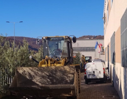 Nella notte di ieri, l’azienda orafa Croma Catene è stata presa di mira da una banda di ladri. È il ventiquattresimo furto ai danni di un’azienda orafa.